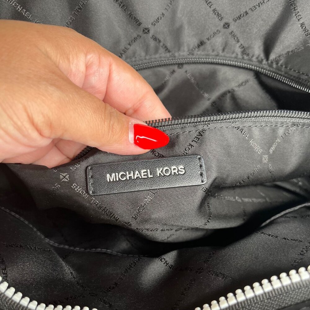 Michael Kors Gray & Black Tote Bag With Zipper & Logo Design - Picture 4 of 6